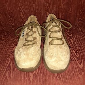 NEW ADIS LIGHT BROWNISH/TAN MEN'S LACE-UP MEN'S SHOES SIZE 42